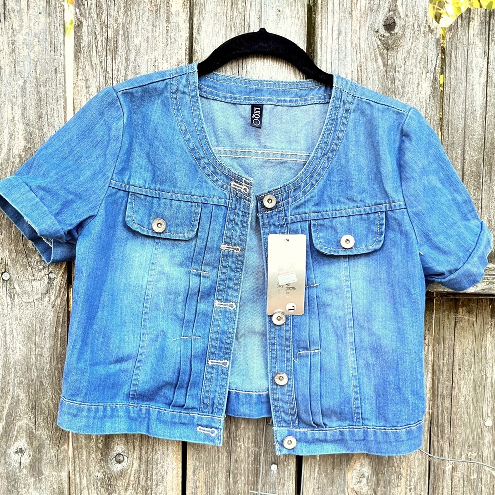 Crop denim jacket